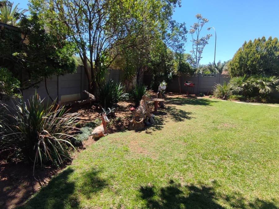 4 Bedroom Property for Sale in Pellissier Free State